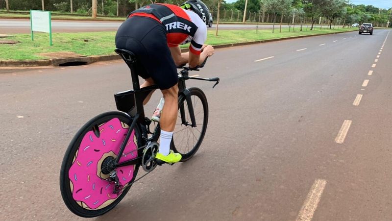 atleta rafael falsarella triatleta iron man roda session carbono aerodinâmica ciclismo